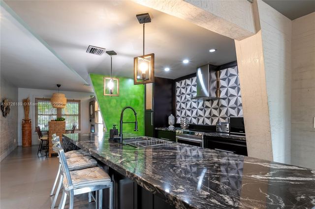 1174 Garfield St, Hollywood, FL 33019