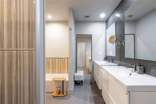 1174 Garfield St, Hollywood, FL 33019