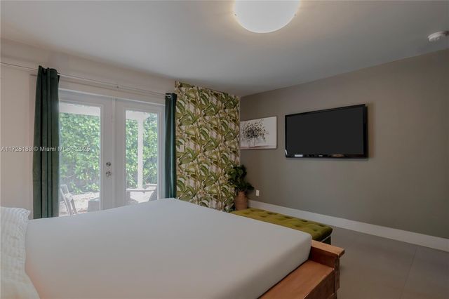 1174 Garfield St, Hollywood, FL 33019