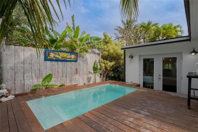 1174 Garfield St, Hollywood, FL 33019