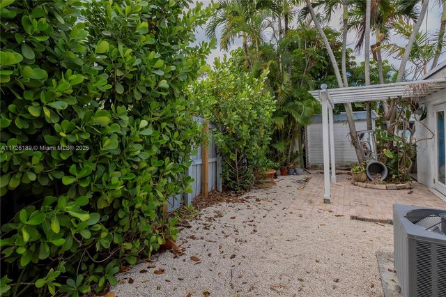 1174 Garfield St, Hollywood, FL 33019