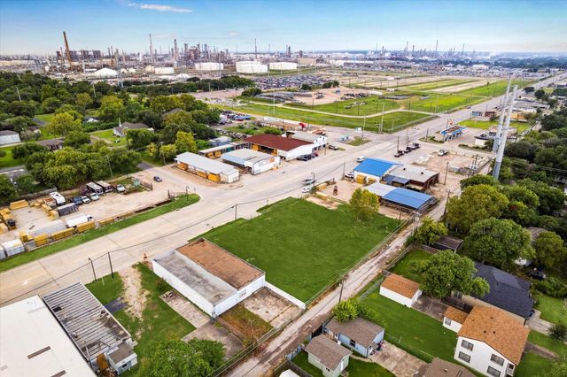 1302 Texas Avenue, Texas City, TX 77590
