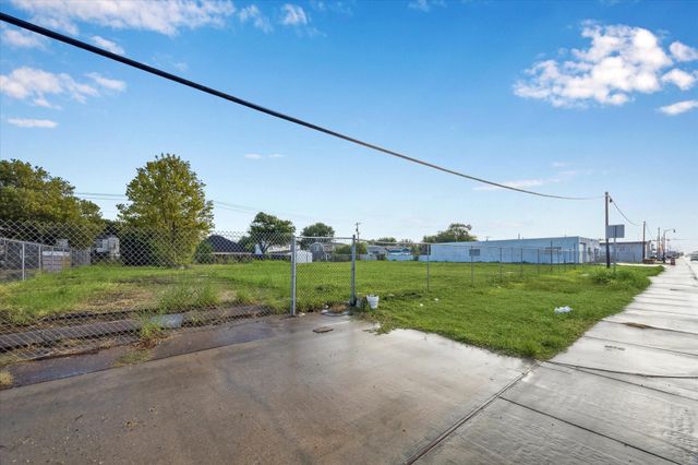 1302 Texas Avenue, Texas City, TX 77590