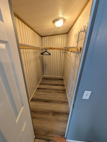 75 Bluegrass Road, East Bernstadt, KY 40729