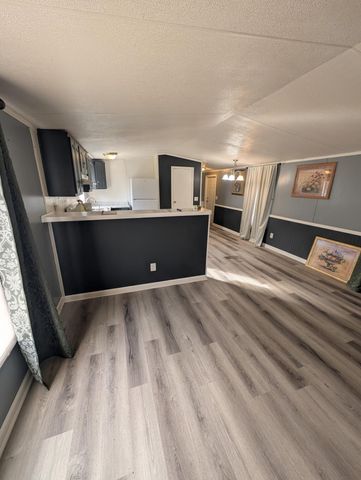 75 Bluegrass Road, East Bernstadt, KY 40729