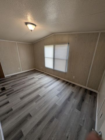 75 Bluegrass Road, East Bernstadt, KY 40729