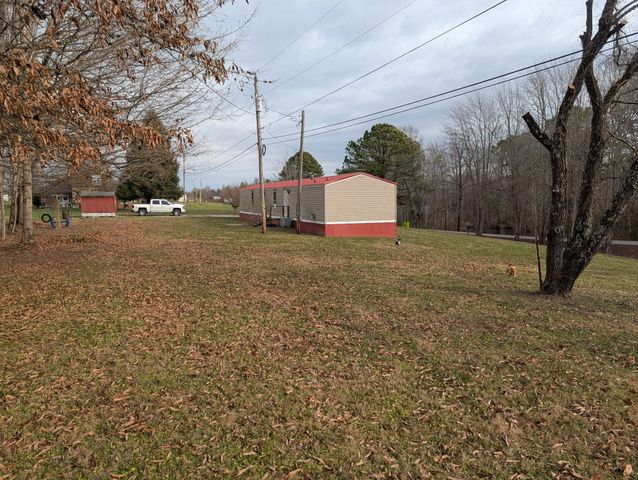 75 Bluegrass Road, East Bernstadt, KY 40729