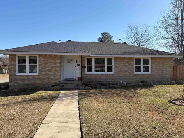 702 S 13th Street, Arkadelphia, AR 71923