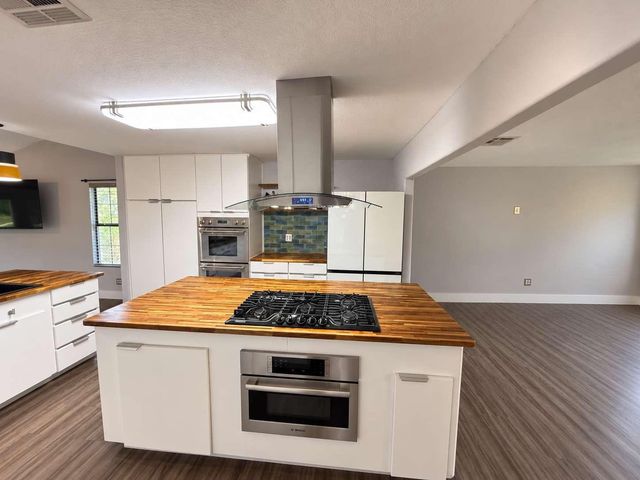 4248 Sapp Road, Conroe, TX 77304
