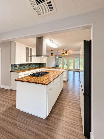 4248 Sapp Road, Conroe, TX 77304