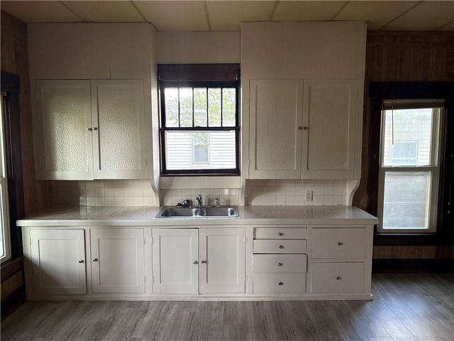 406 E 8th Street, Pittsburg, KS 66762