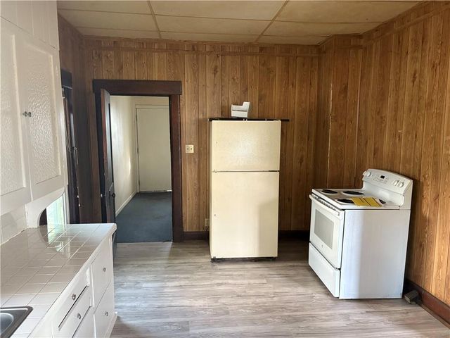 406 E 8th Street, Pittsburg, KS 66762