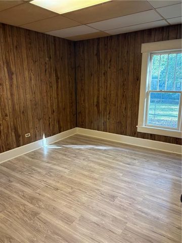 406 E 8th Street, Pittsburg, KS 66762