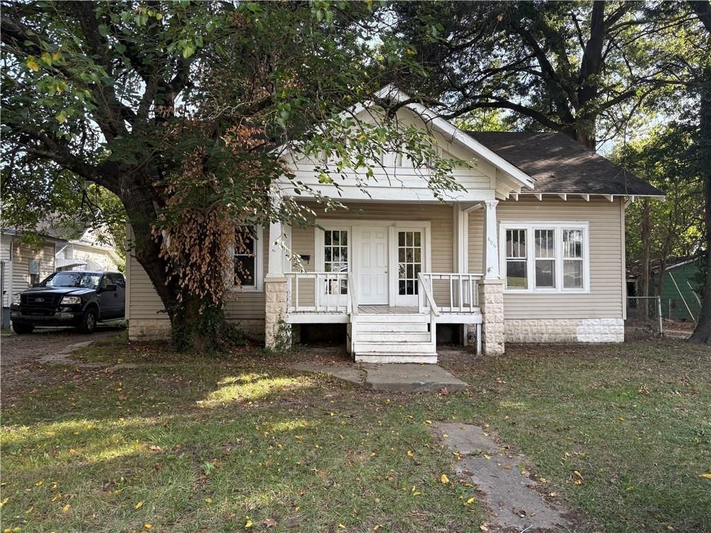 406 E 8th Street, Pittsburg, KS 66762