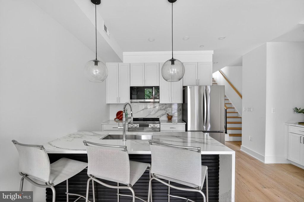 828 21ST ST NE #2, Washington, DC 20002