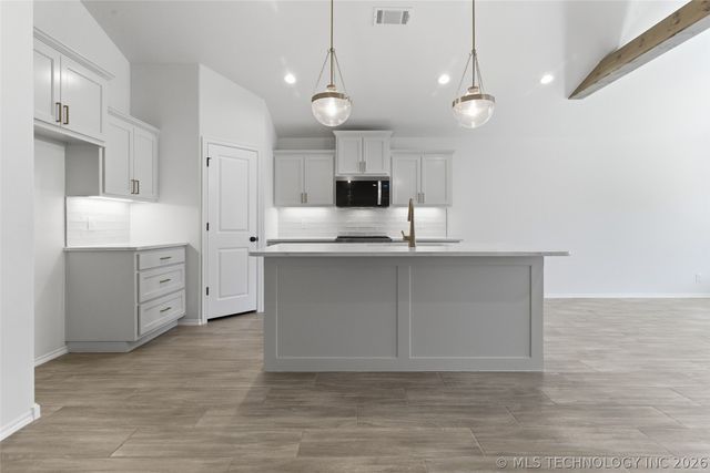 11406 E 93rd Place North, Owasso, OK 74055