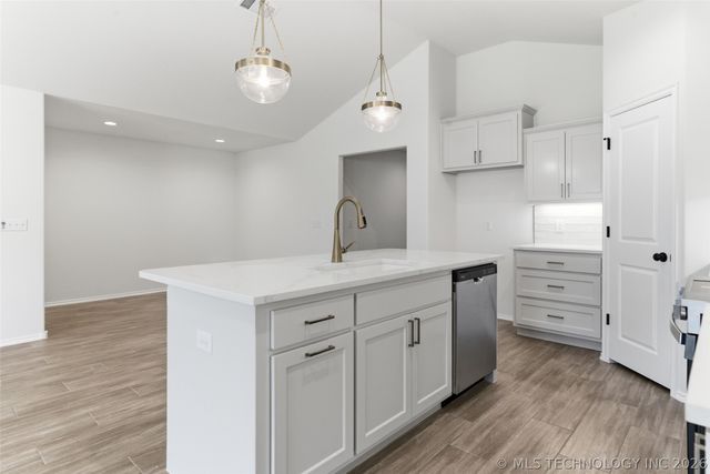11406 E 93rd Place North, Owasso, OK 74055