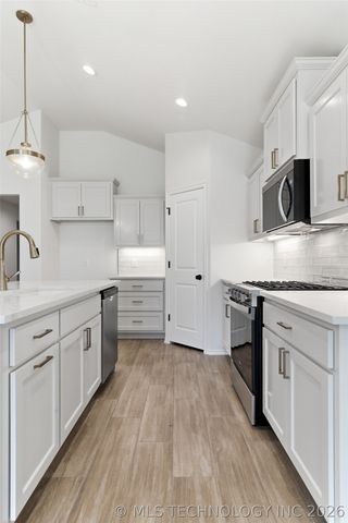11406 E 93rd Place North, Owasso, OK 74055