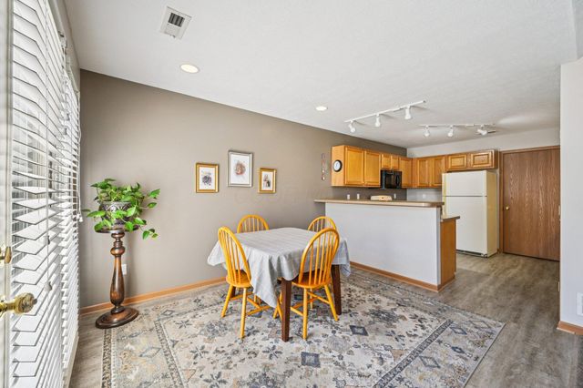 7801 Meadowlark Lane S, Reynoldsburg, OH 43068