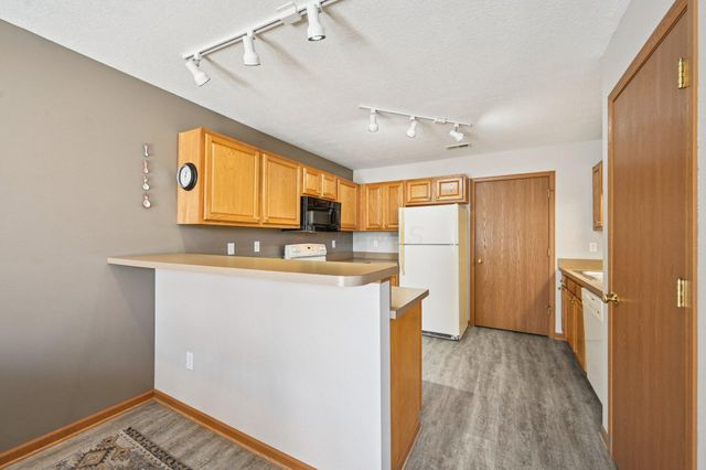 7801 Meadowlark Lane S, Reynoldsburg, OH 43068