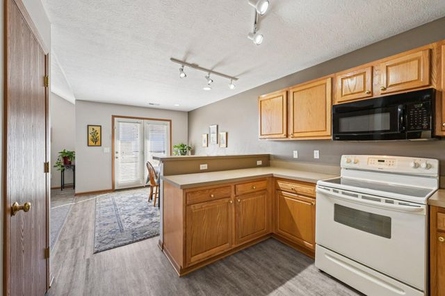 7801 Meadowlark Lane S, Reynoldsburg, OH 43068