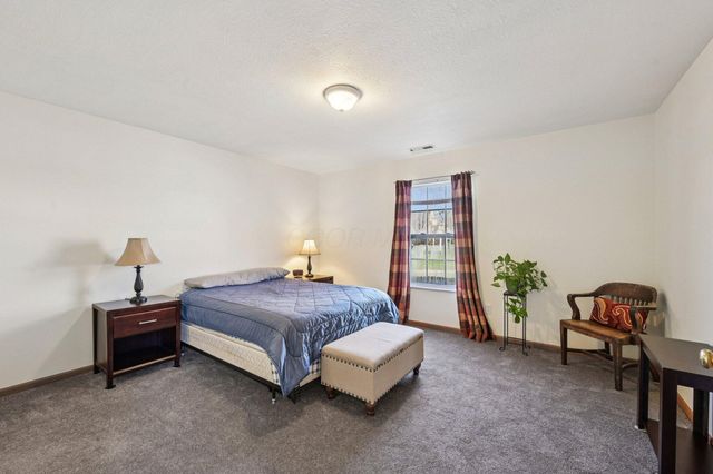 7801 Meadowlark Lane S, Reynoldsburg, OH 43068