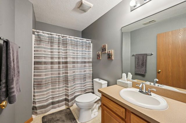 7801 Meadowlark Lane S, Reynoldsburg, OH 43068