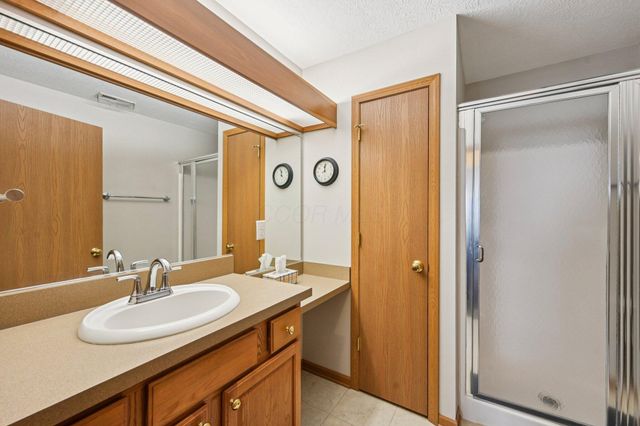 7801 Meadowlark Lane S, Reynoldsburg, OH 43068