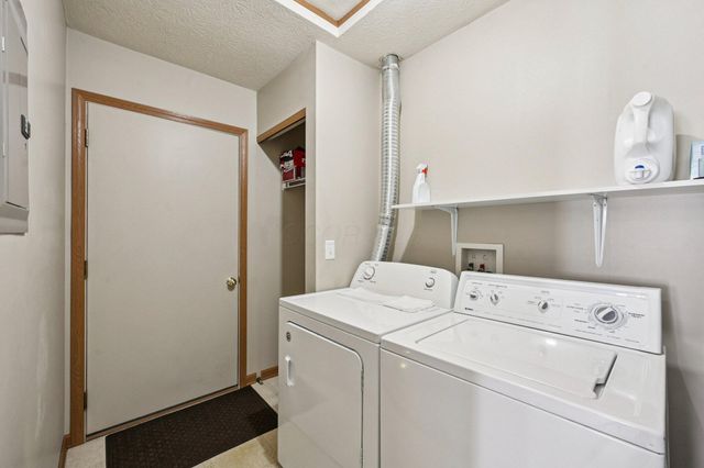 7801 Meadowlark Lane S, Reynoldsburg, OH 43068