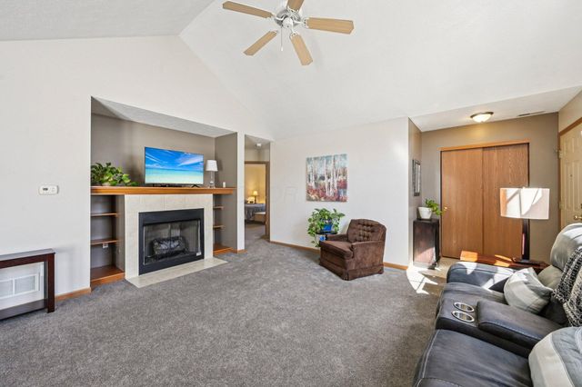 7801 Meadowlark Lane S, Reynoldsburg, OH 43068