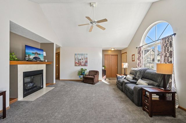 7801 Meadowlark Lane S, Reynoldsburg, OH 43068