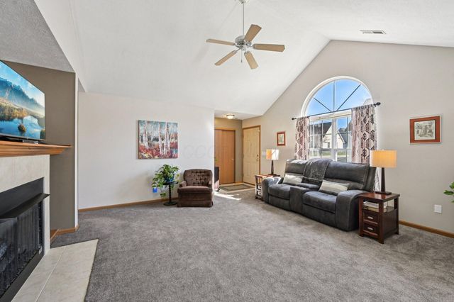 7801 Meadowlark Lane S, Reynoldsburg, OH 43068