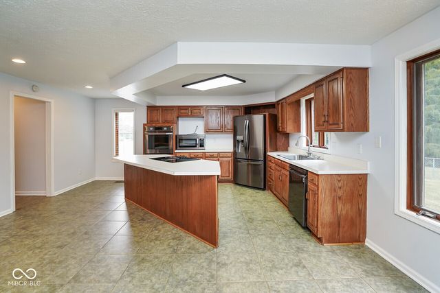 1767 N Sugar Creek Trail, Greenfield, IN 46140