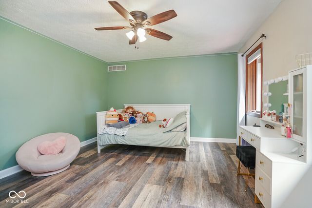 1767 N Sugar Creek Trail, Greenfield, IN 46140