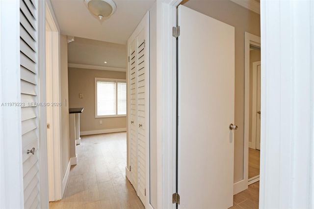 3395 Franklin Ave D, Miami, FL 33133