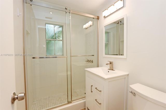 3395 Franklin Ave D, Miami, FL 33133