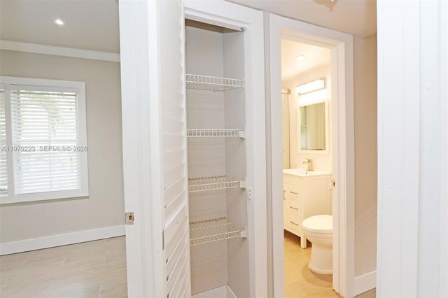 3395 Franklin Ave D, Miami, FL 33133