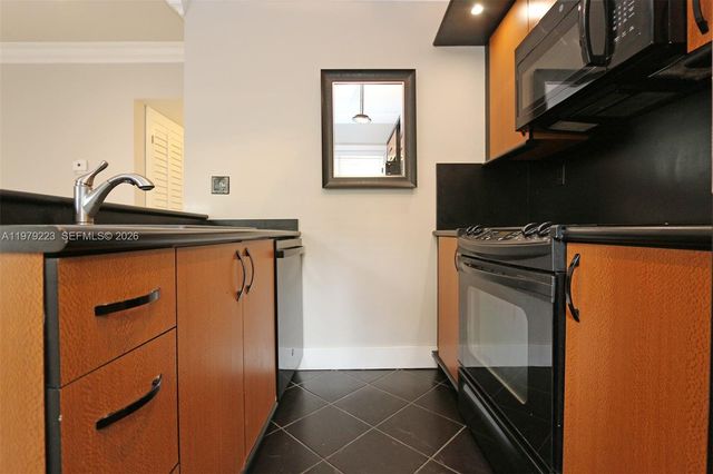 3395 Franklin Ave D, Miami, FL 33133