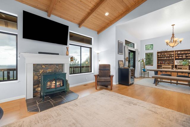 7410 White Oak Dr, Placerville, CA 95667