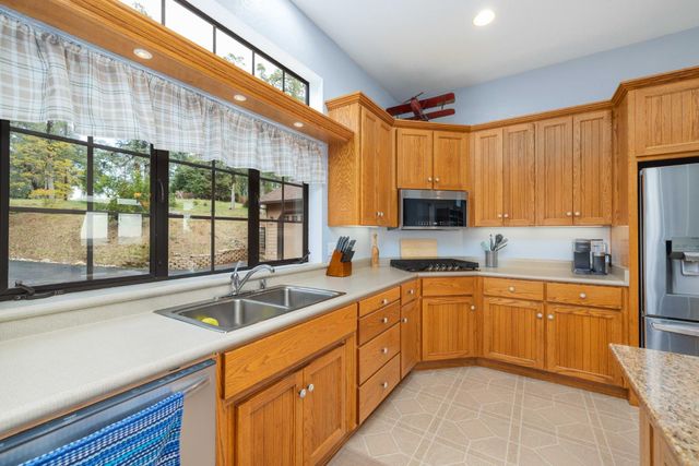 7410 White Oak Dr, Placerville, CA 95667