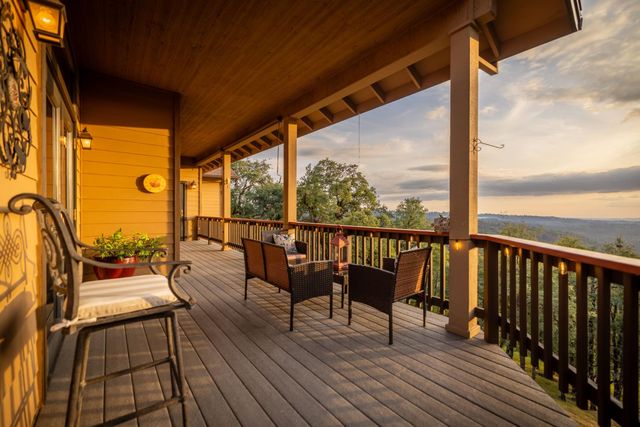 7410 White Oak Dr, Placerville, CA 95667