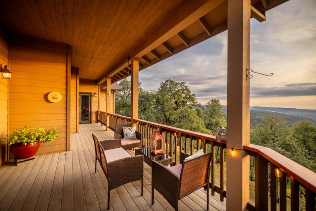 7410 White Oak Dr, Placerville, CA 95667