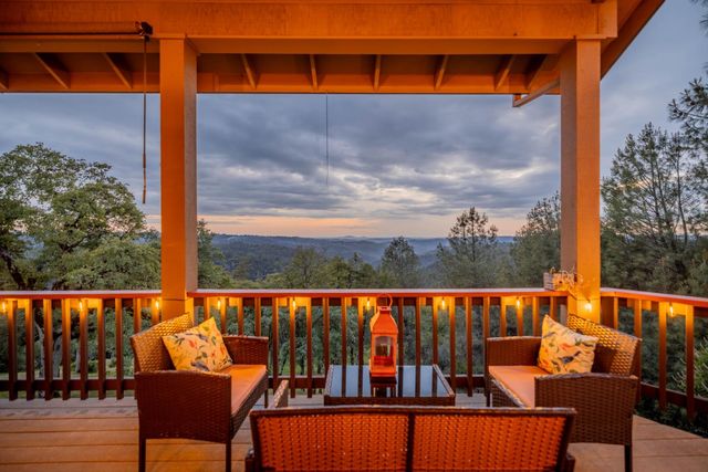 7410 White Oak Dr, Placerville, CA 95667