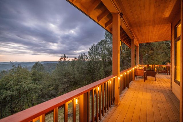7410 White Oak Dr, Placerville, CA 95667