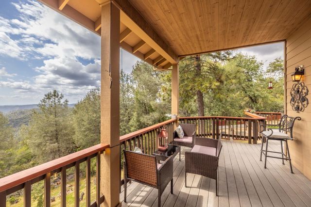7410 White Oak Dr, Placerville, CA 95667