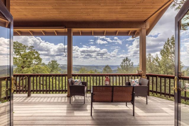 7410 White Oak Dr, Placerville, CA 95667