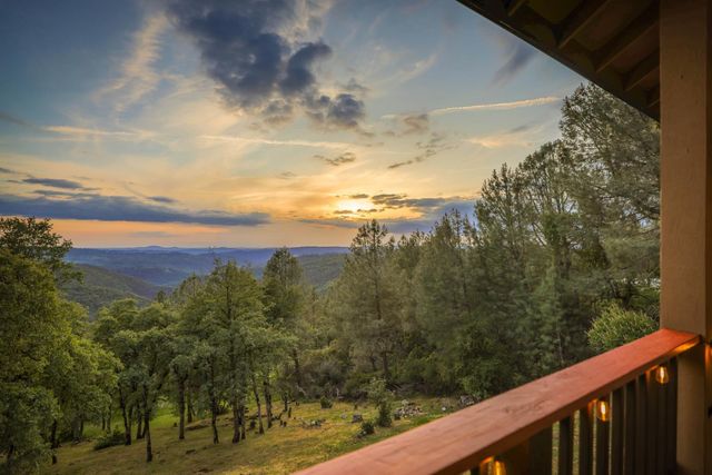 7410 White Oak Dr, Placerville, CA 95667