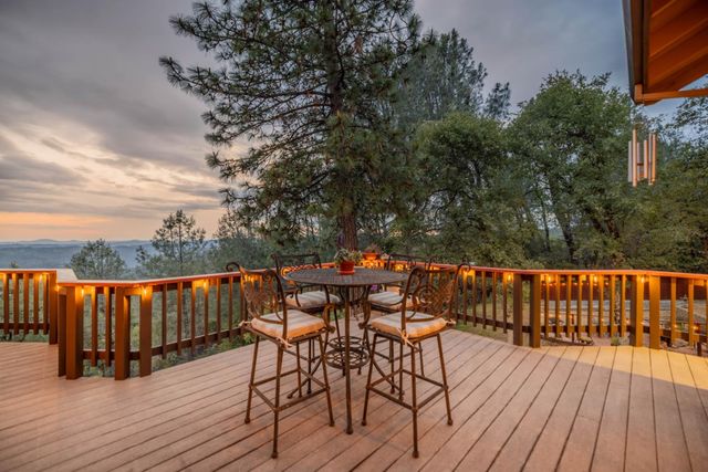 7410 White Oak Dr, Placerville, CA 95667
