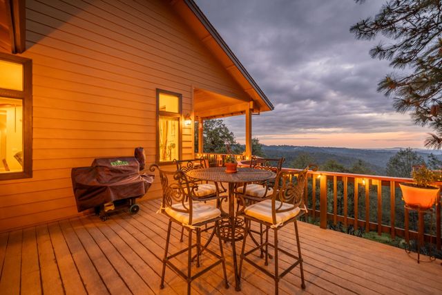 7410 White Oak Dr, Placerville, CA 95667