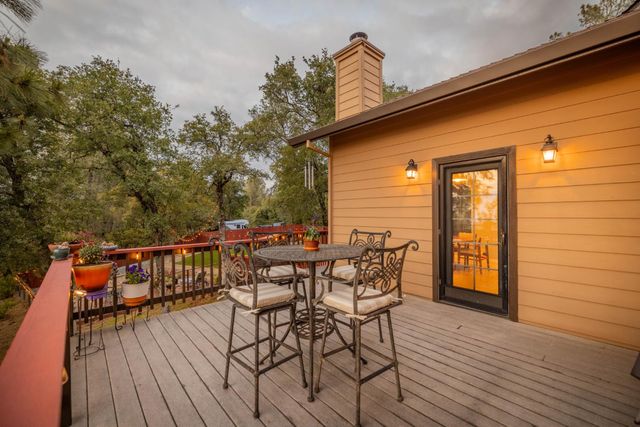 7410 White Oak Dr, Placerville, CA 95667